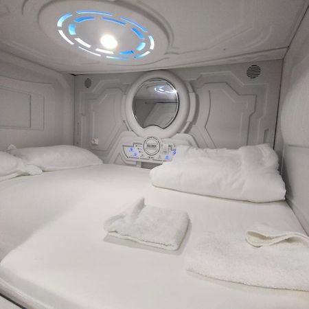 Just Hostel Capsules 阿利坎特 外观 照片