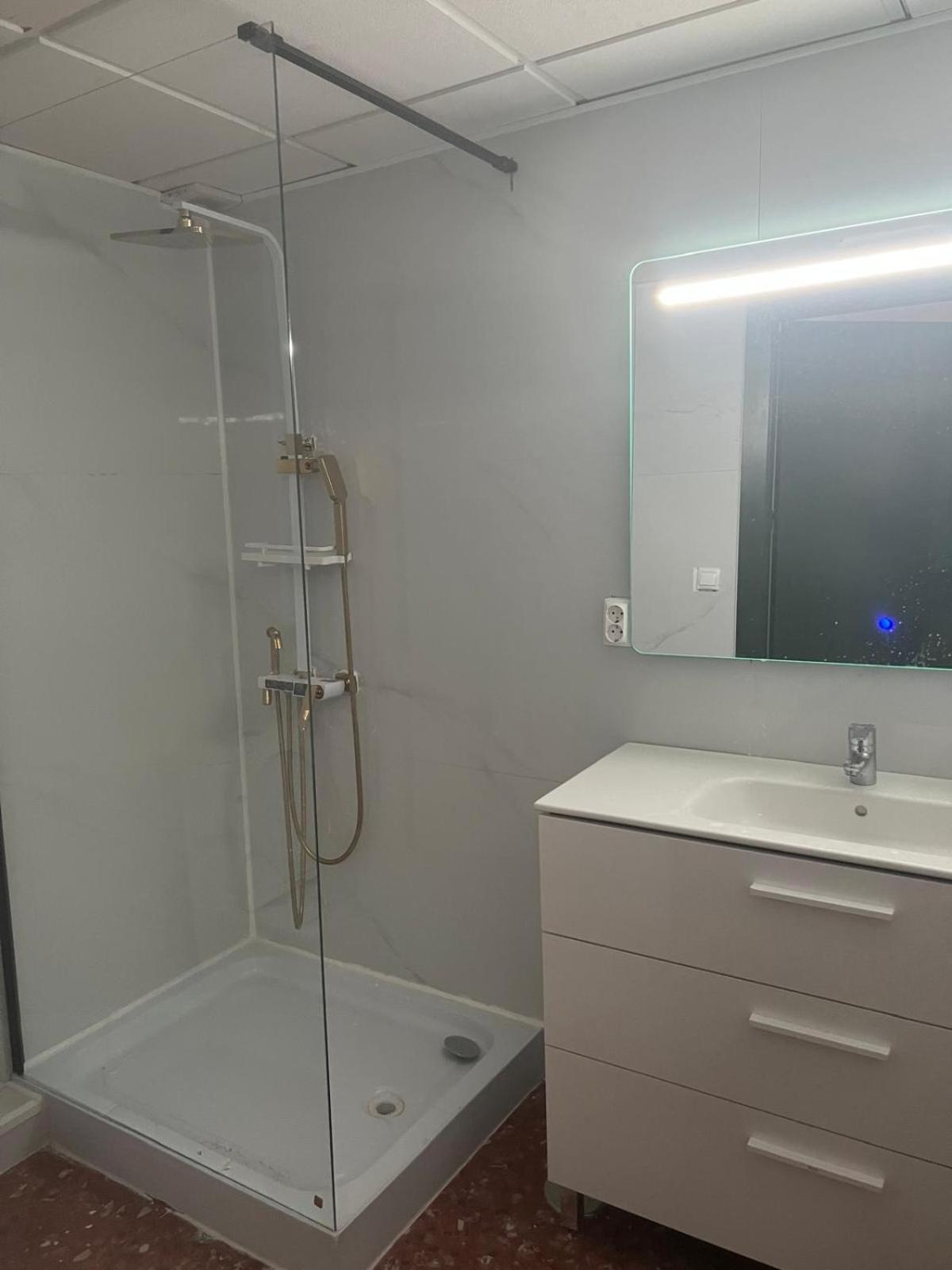 Just Hostel Capsules 阿利坎特 外观 照片